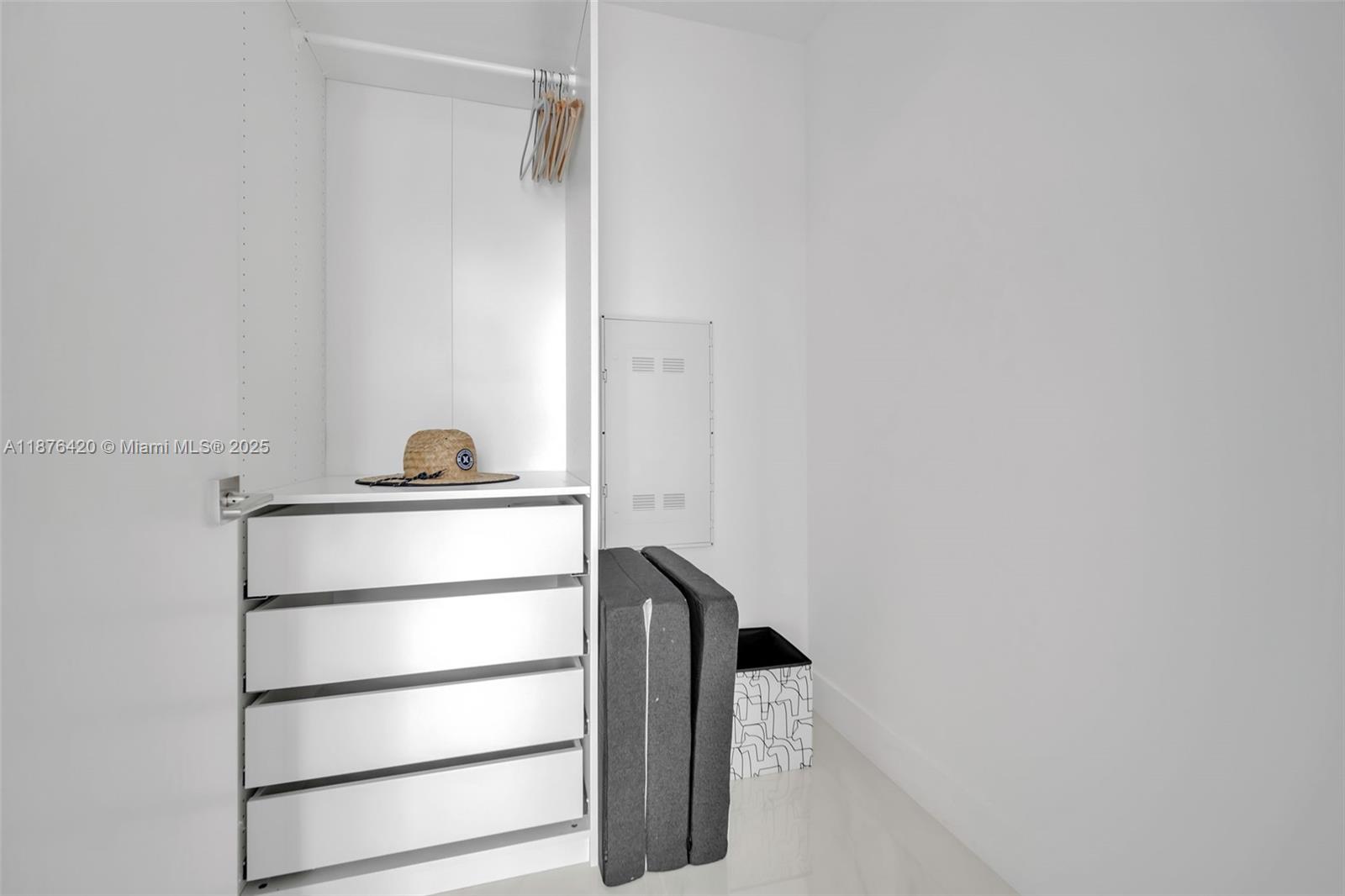 AURORA CONDOMINIUM - Residential Lease