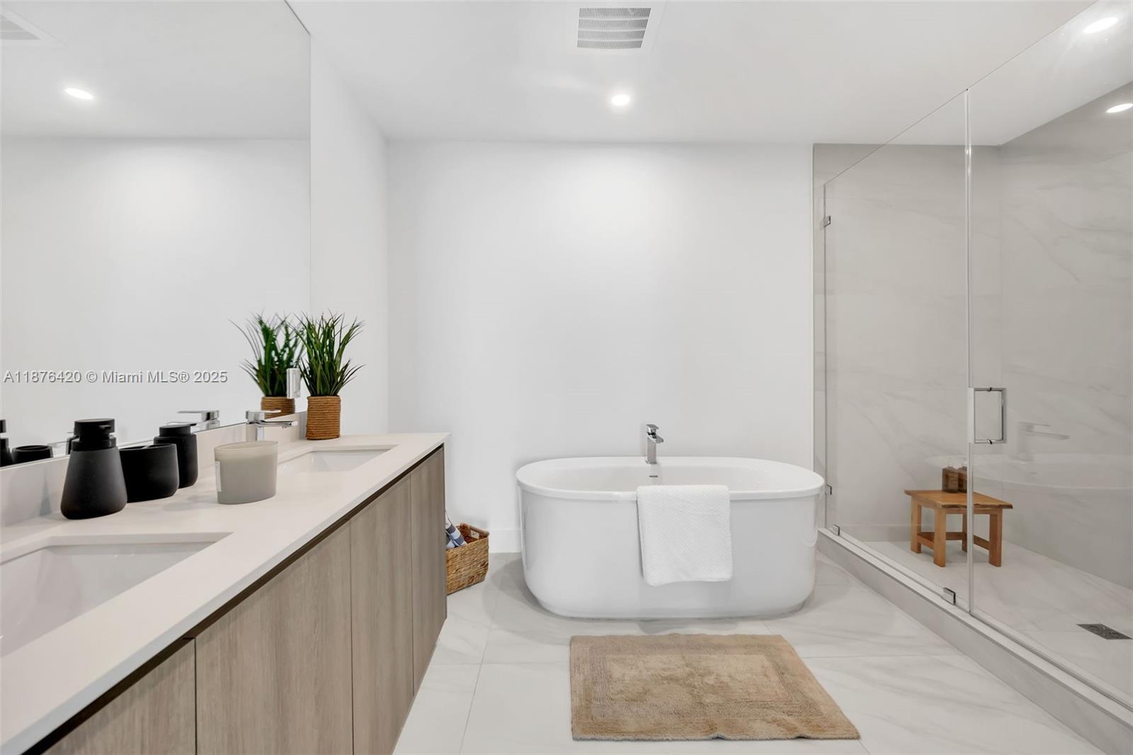 AURORA CONDOMINIUM - Residential Lease