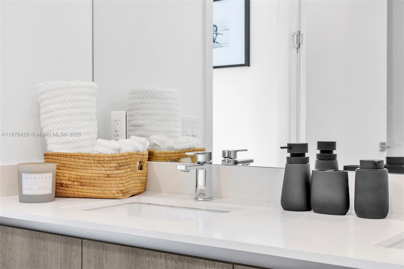 AURORA CONDOMINIUM - Residential Lease