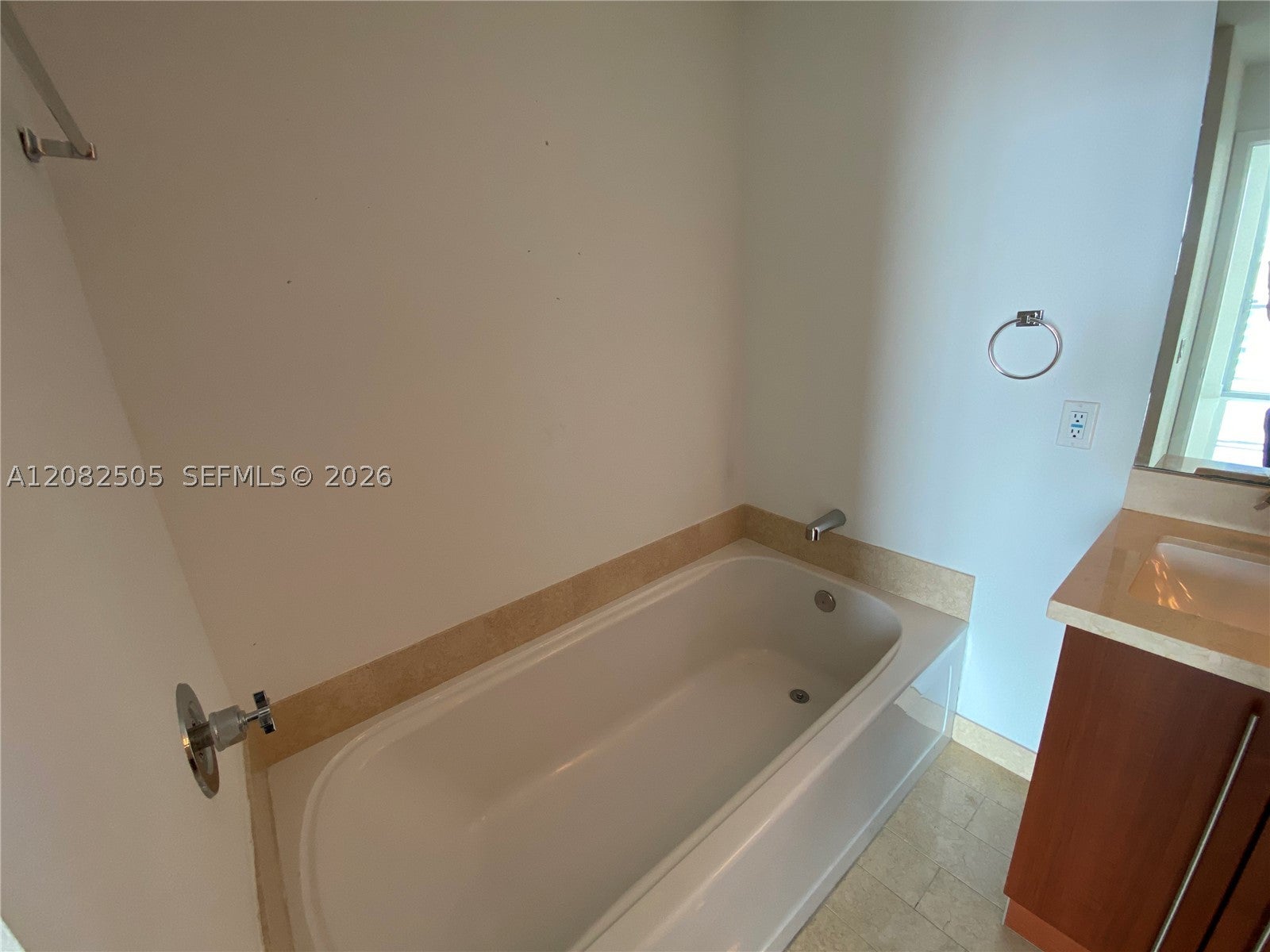 79 SW 12 ST 3810-S