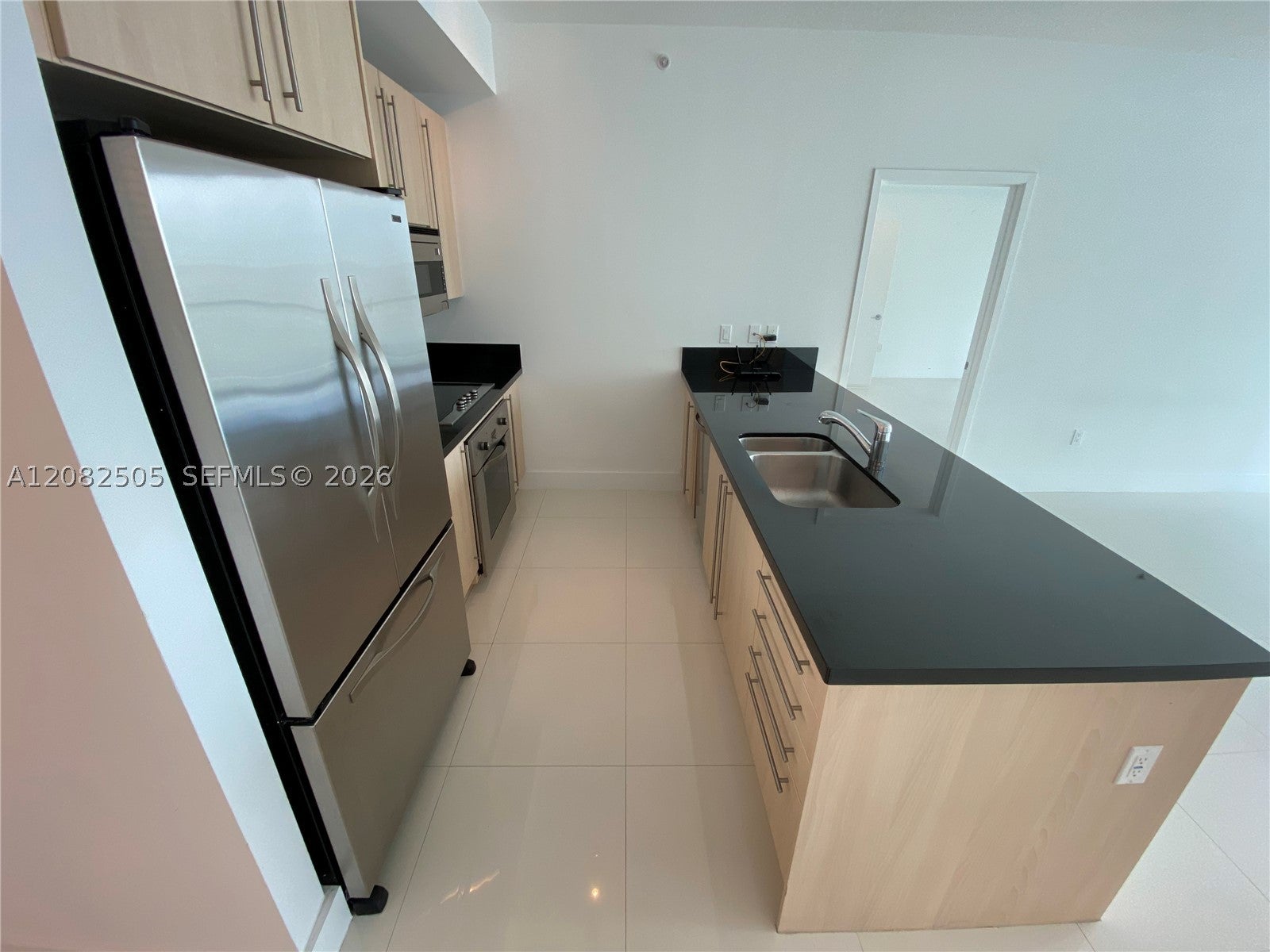 79 SW 12 ST 3810-S