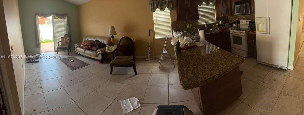 WEST PALM BEACH GARDENS - Residential