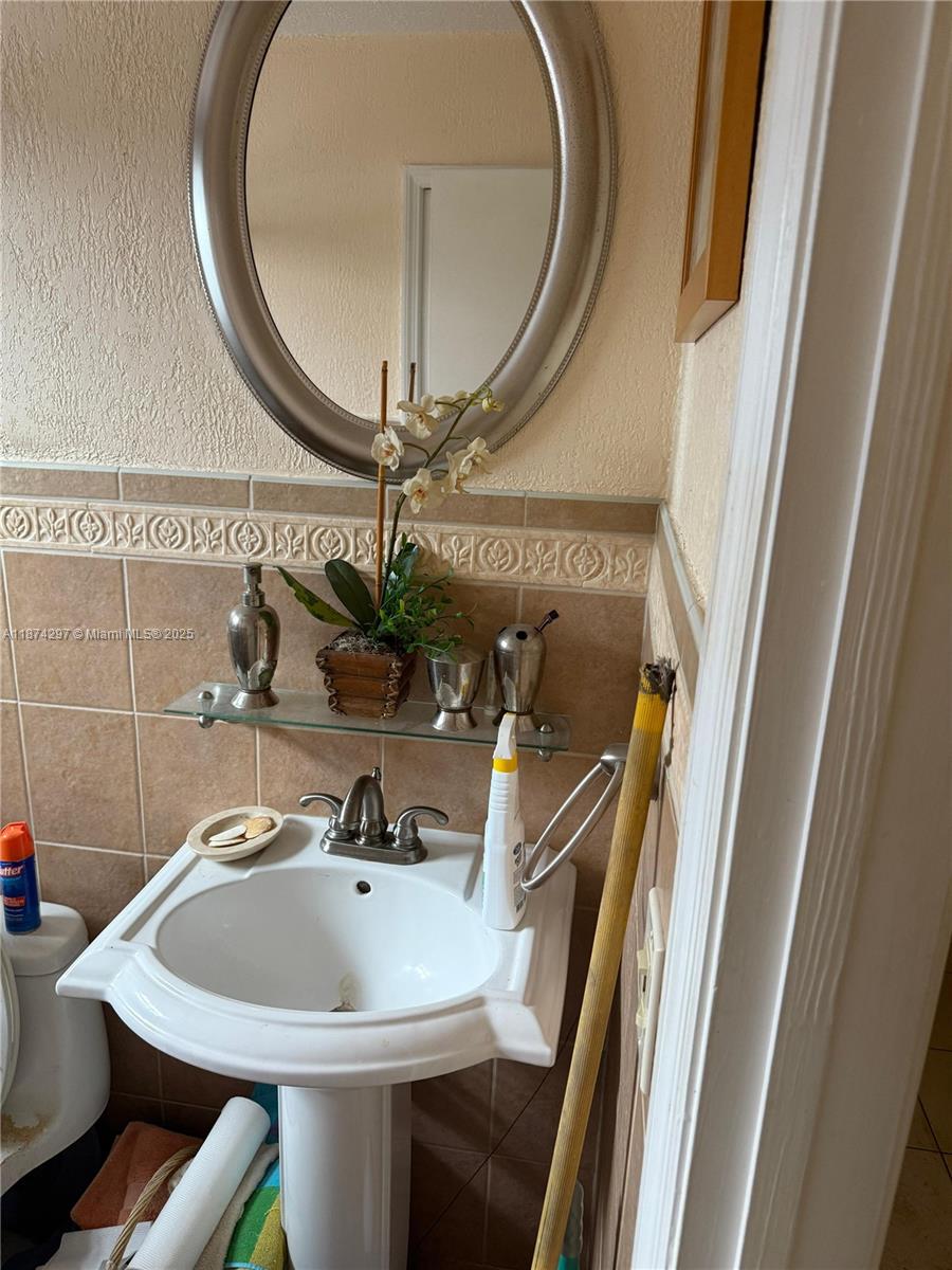 WEST PALM BEACH GARDENS - Residential