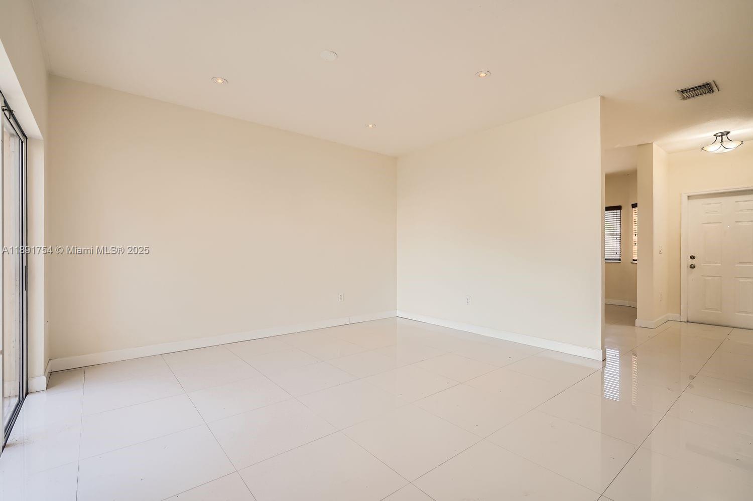 MARIANAS HOMES - Residential
