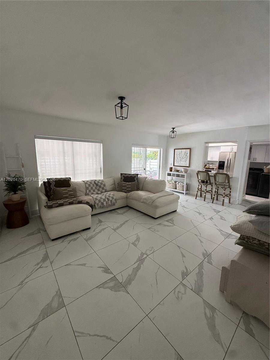 MIAMI LAKES GOLF COURSE V - Residential