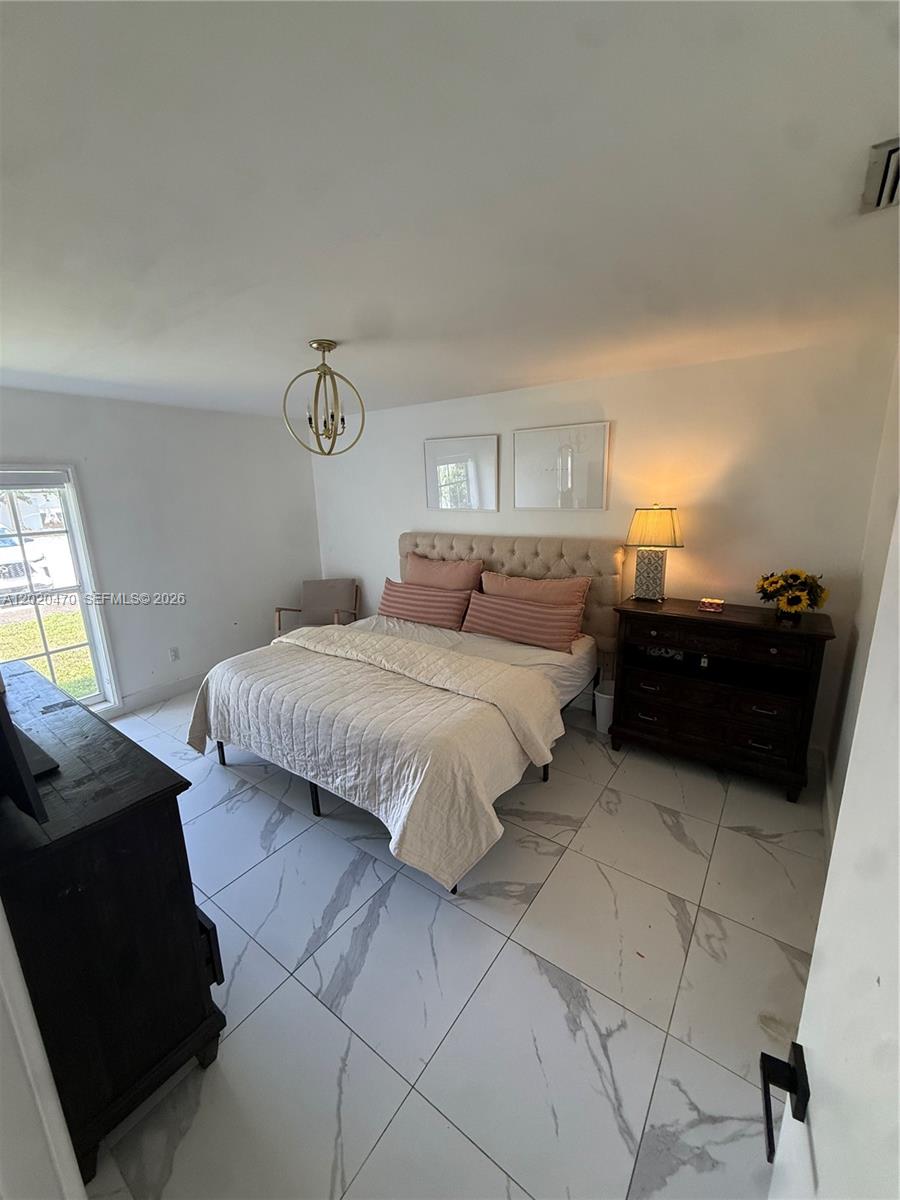 MIAMI LAKES GOLF COURSE V - Residential