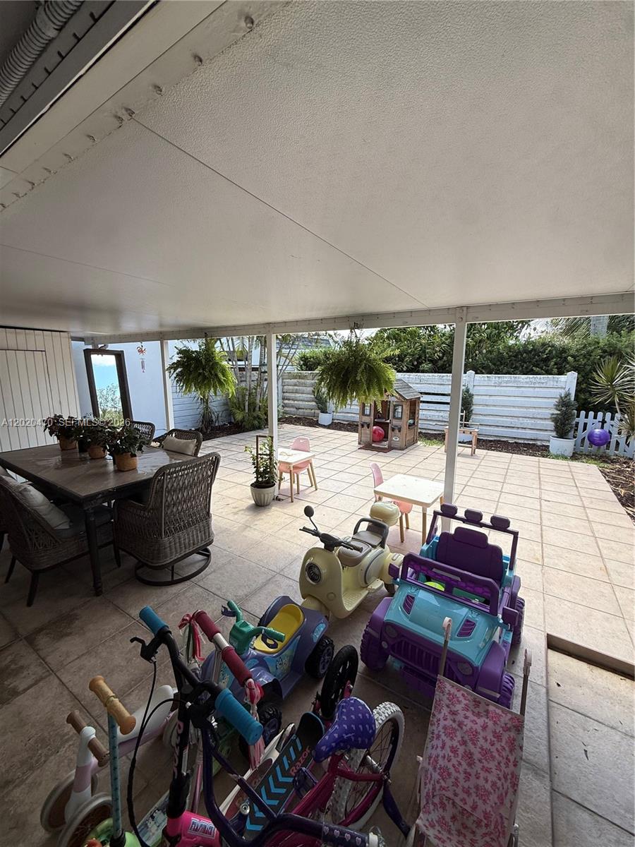 MIAMI LAKES GOLF COURSE V - Residential