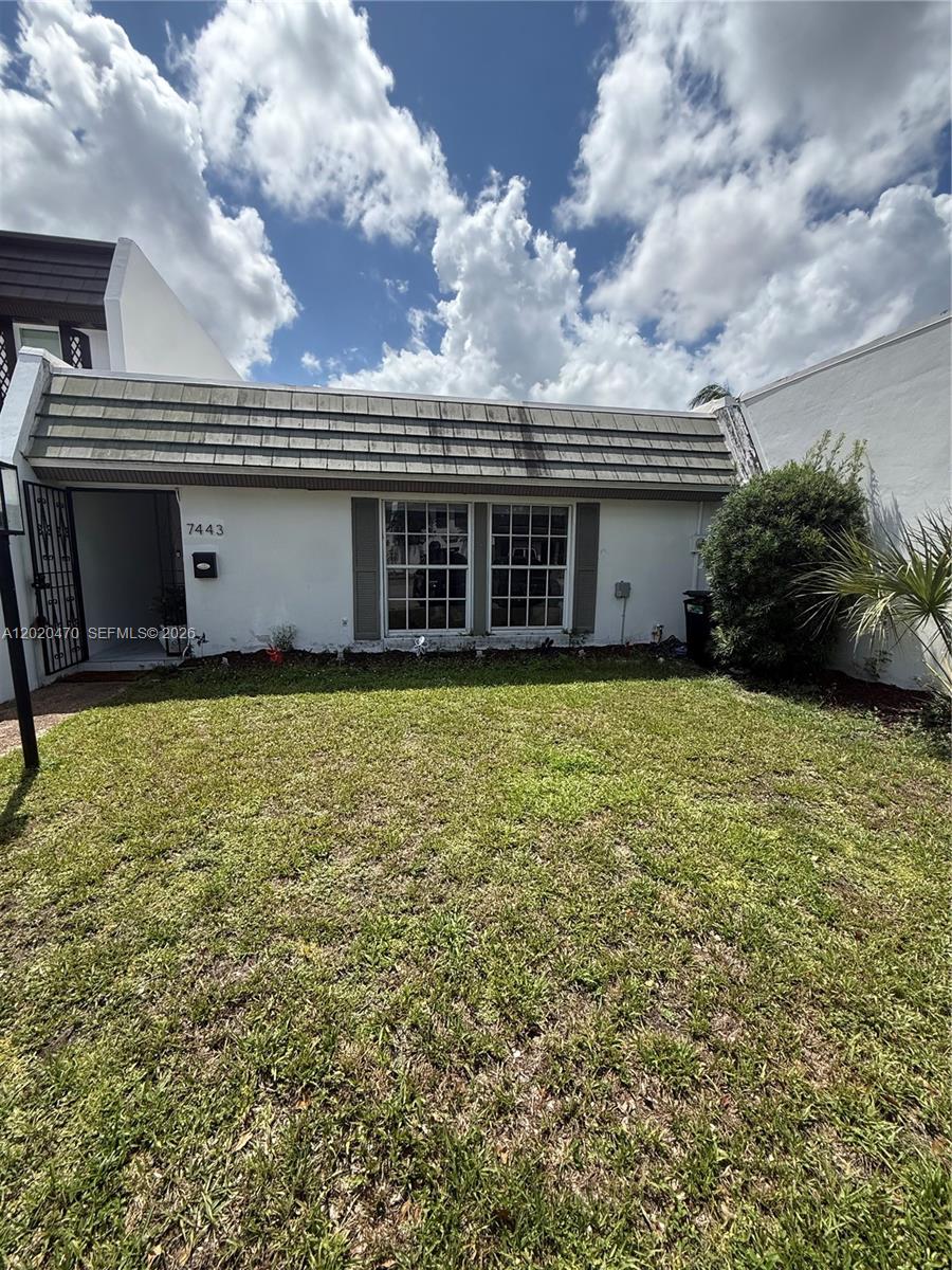 MIAMI LAKES GOLF COURSE V - Residential