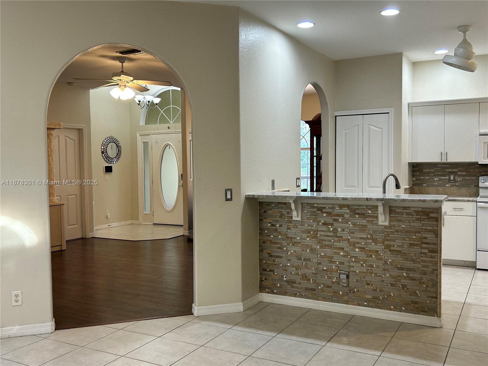 1534 PORT CHARLOTTE SUB11 - Residential