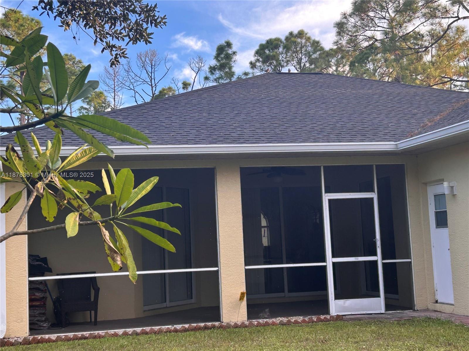 1534 PORT CHARLOTTE SUB11 - Residential