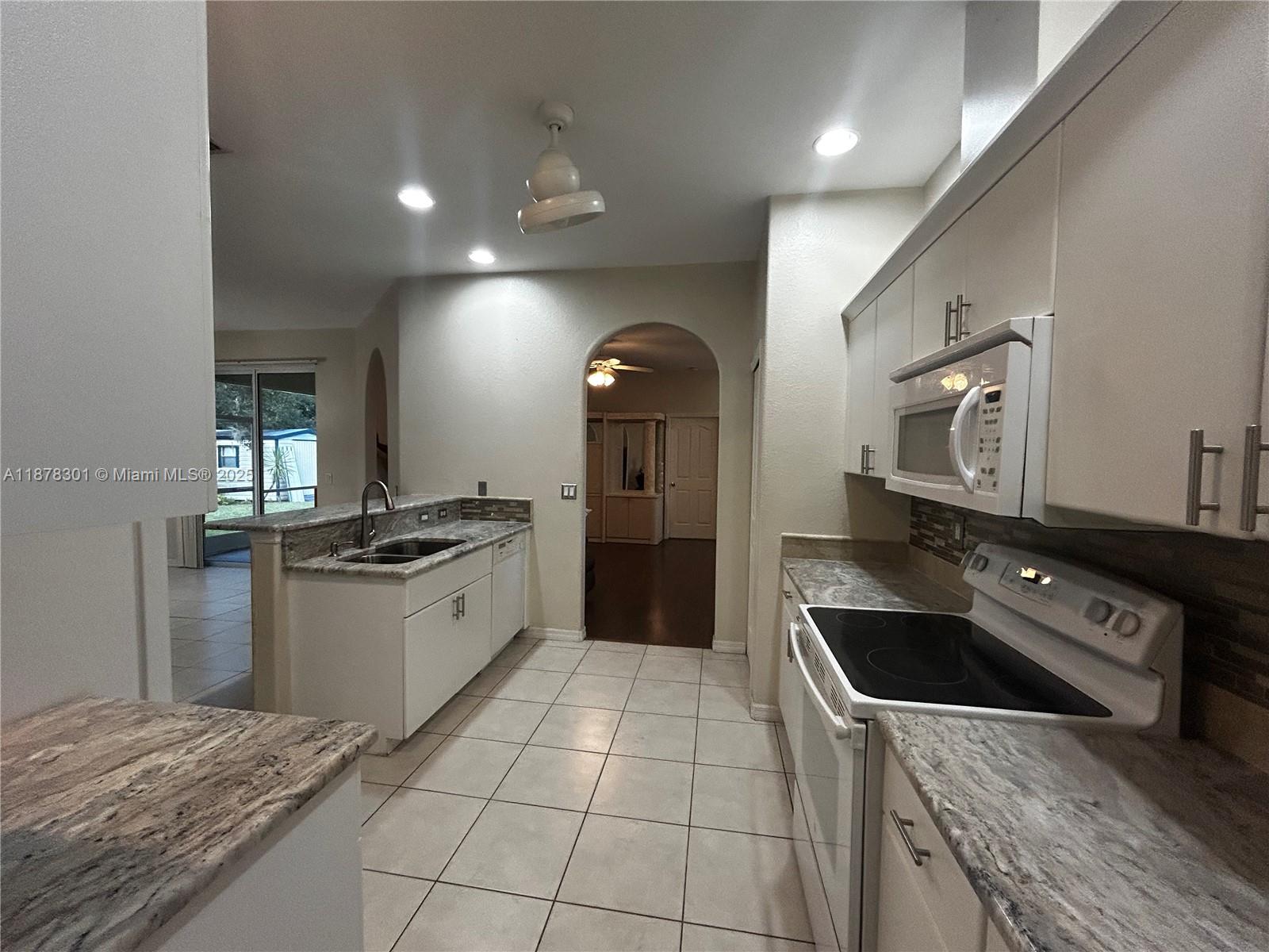 1534 PORT CHARLOTTE SUB11 - Residential