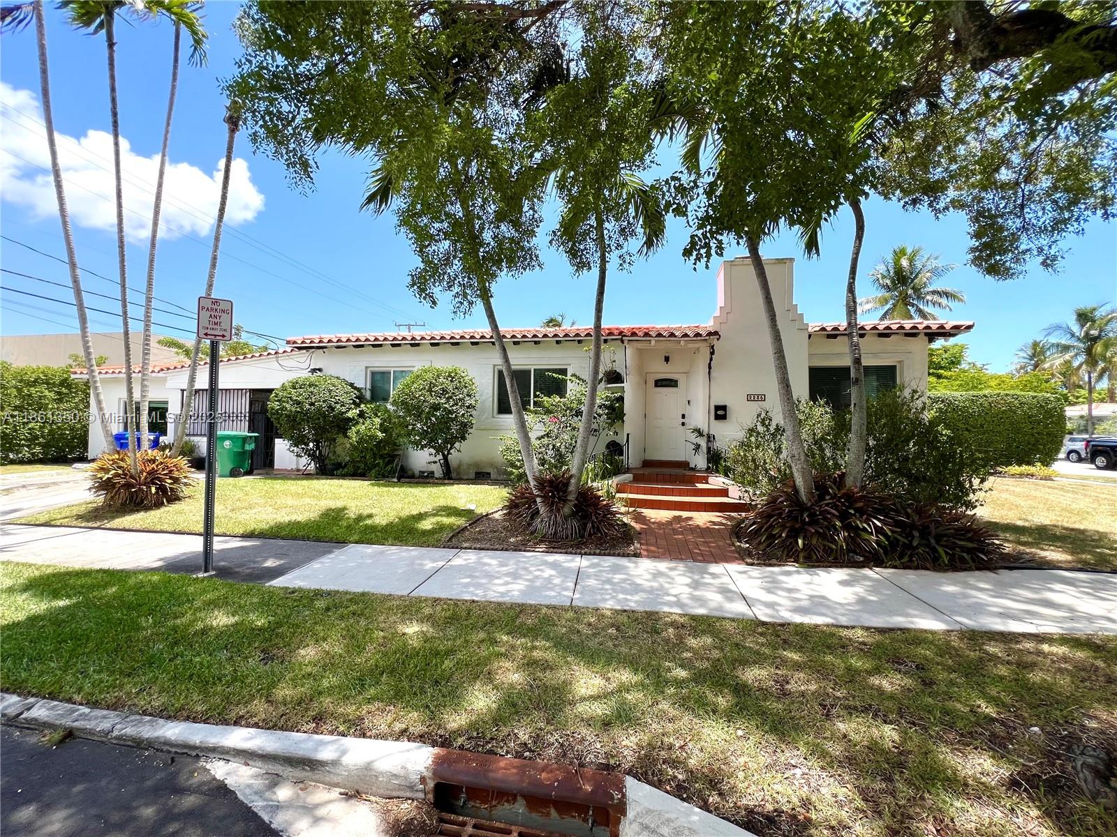 Spacious and Cozy Single Family at the best Location. This is a Beautiful and Well Kept 3 / 2 Main House + a Dettached 1 / 1 Apartment with Full Bathroom & Kitchen!! These are the Neighborhoods that surround this House: Coral Gables, Coconut Grove, Miracle Mile, Key Biscayne. The Best of the BEST! You will also be walking distance from Several Restaurants and shops enhancing your experience. The Kitchen is Very Large, the bathrooms as well. The house can be fursnihed or unfurnished. IDEAL HOUSE FOR FAMILIES. CALL NOW FOR PROVATE SHOWING!