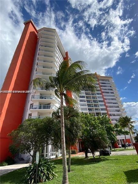 BUCKLEY TOWERS CONDO - EA - Residential