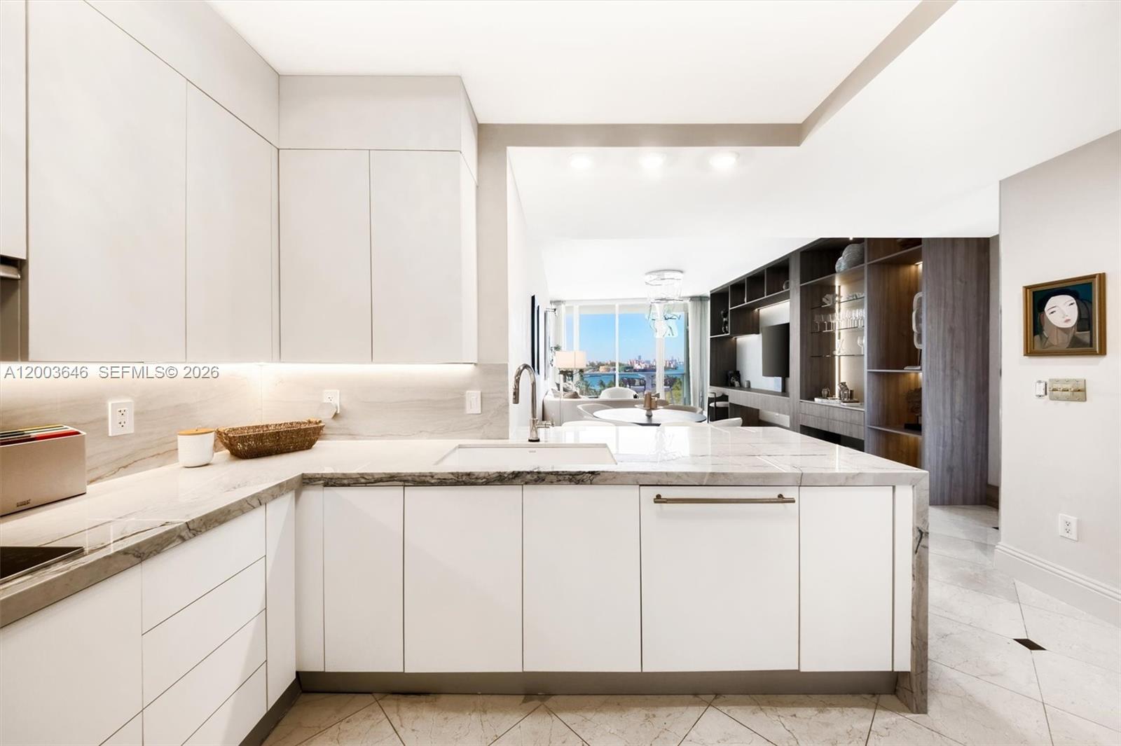 CONTINUUM ON SOUTH BEACH - Residential Lease