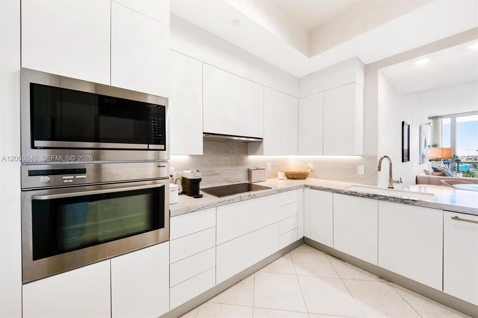 CONTINUUM ON SOUTH BEACH - Residential Lease