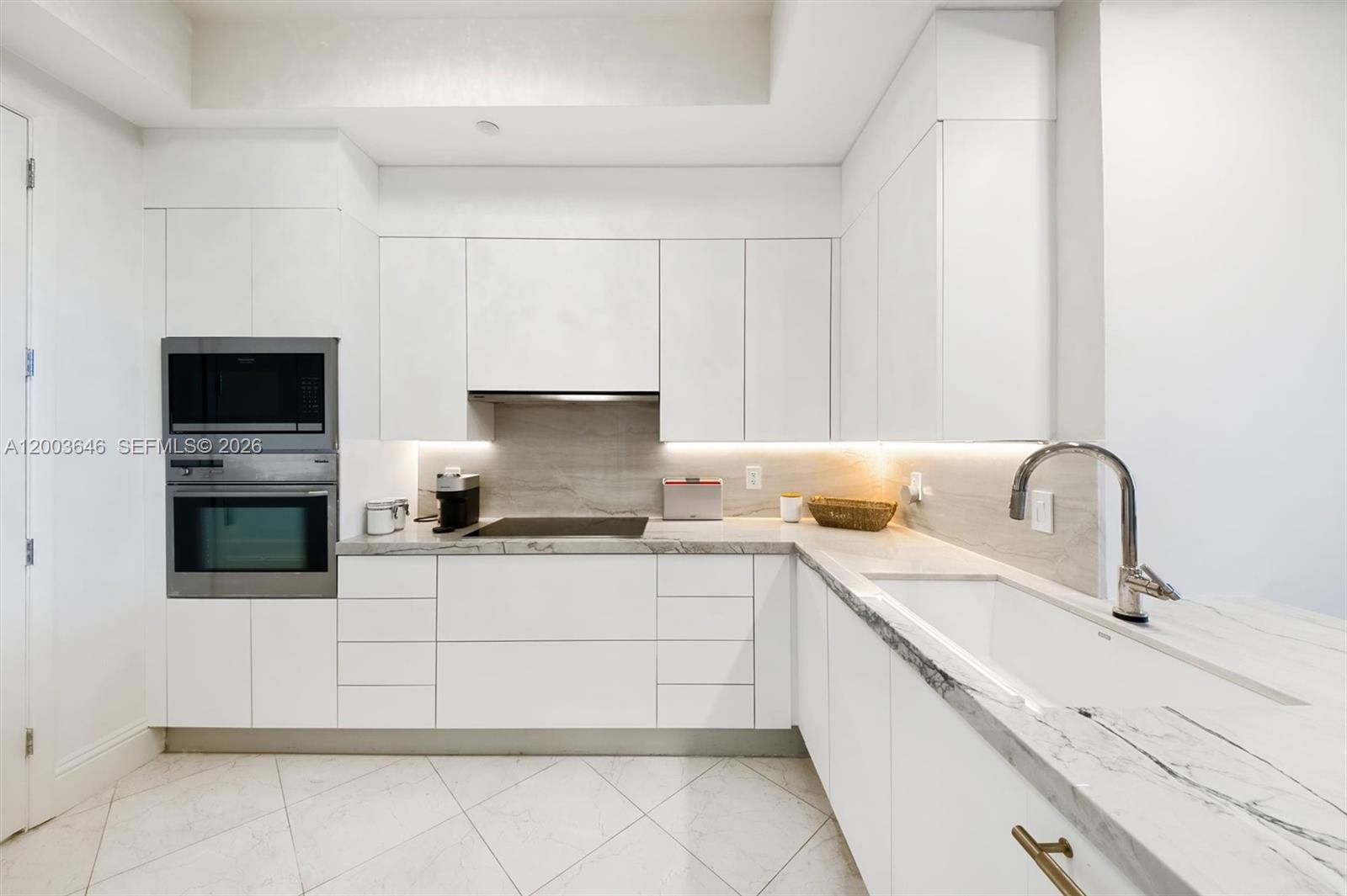 CONTINUUM ON SOUTH BEACH - Residential Lease