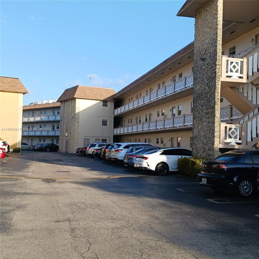 Bright and Spacious 1-Bed/1-Bath in a 55+ Community! Well-maintained unit offering natural light, open spaces, and beautiful garden views. Enjoy resort-style amenities in a welcoming, active community. Best price in the area – don’t miss this opportunity!