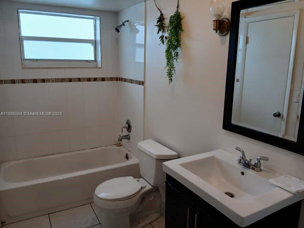 QUINSANA GARDENS CONDO - Residential Lease