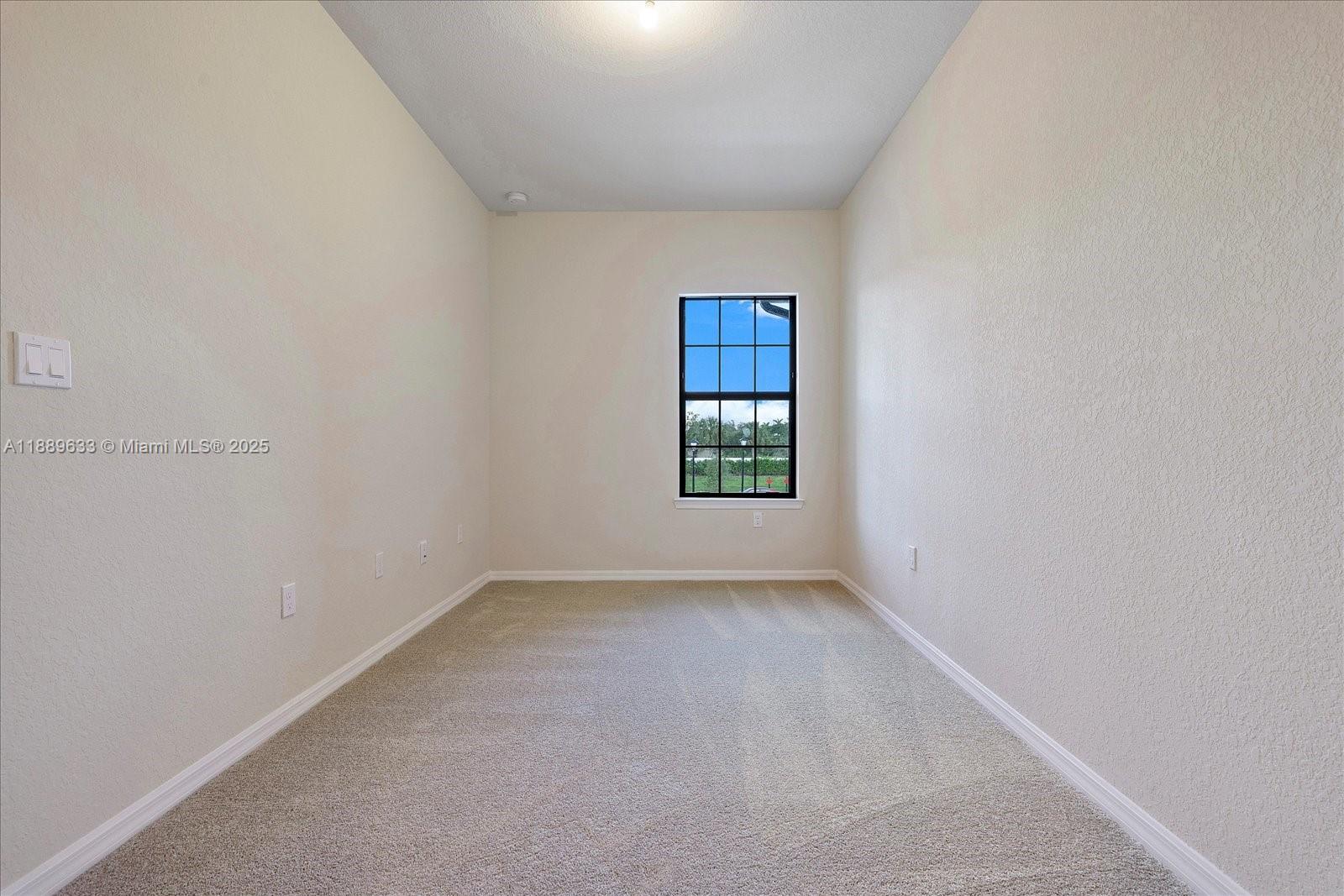 OAK TREE PROPERTY REDEVEL - Residential Lease