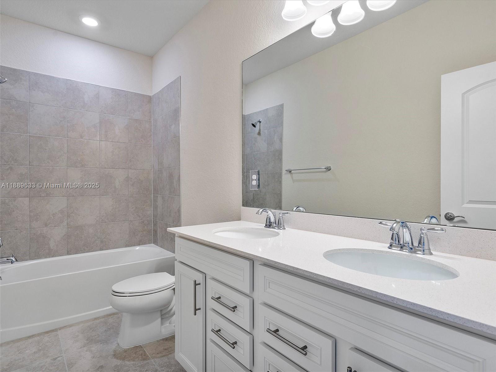 OAK TREE PROPERTY REDEVEL - Residential Lease