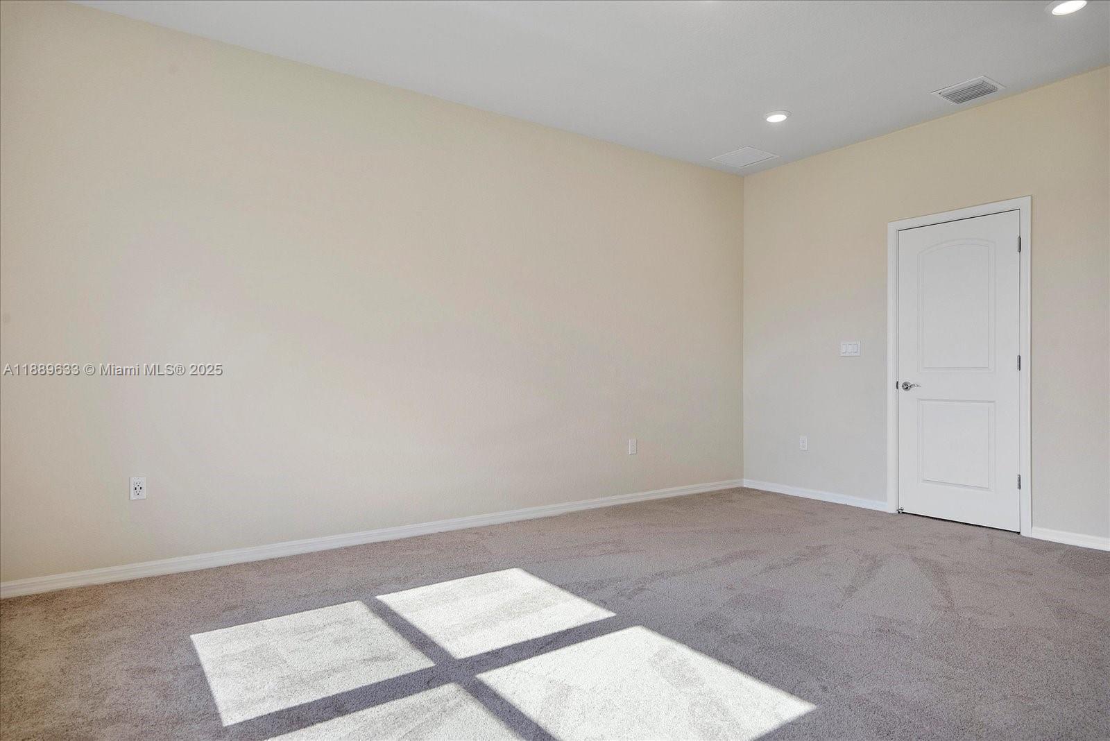 OAK TREE PROPERTY REDEVEL - Residential Lease