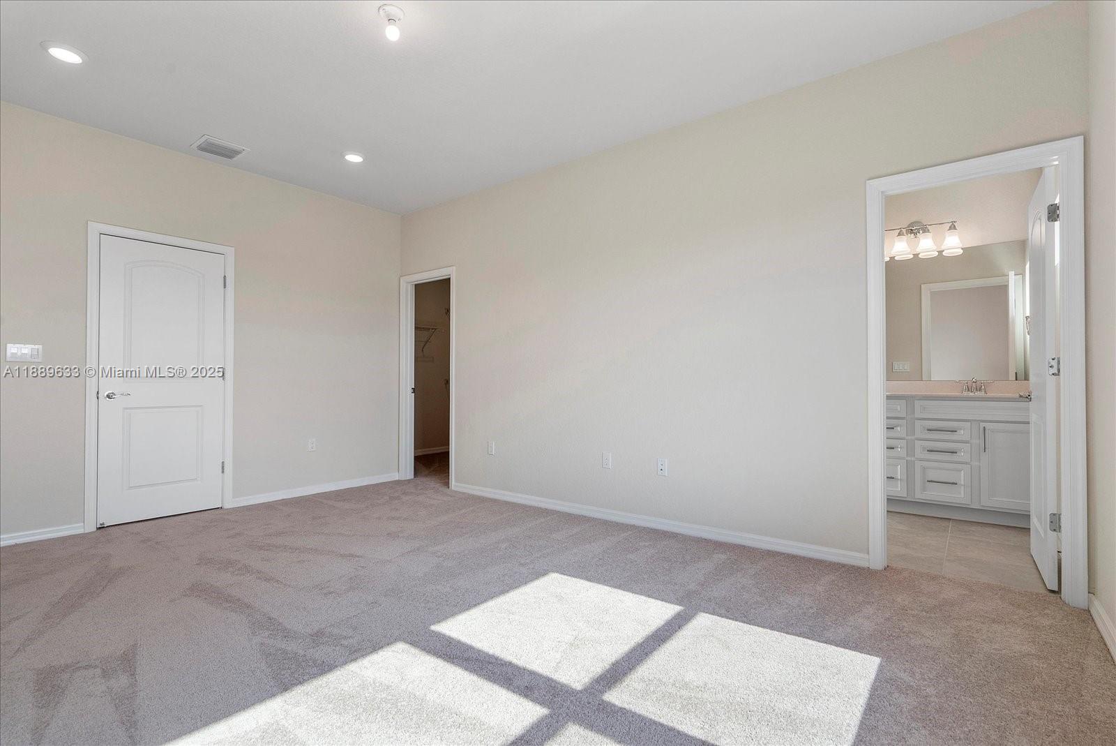 OAK TREE PROPERTY REDEVEL - Residential Lease