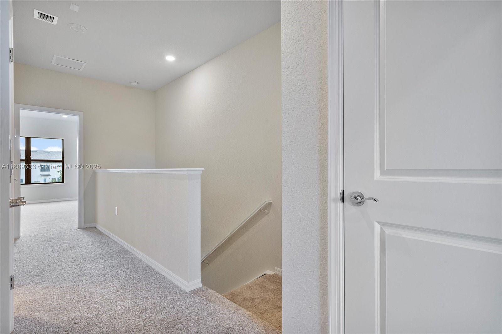 OAK TREE PROPERTY REDEVEL - Residential Lease