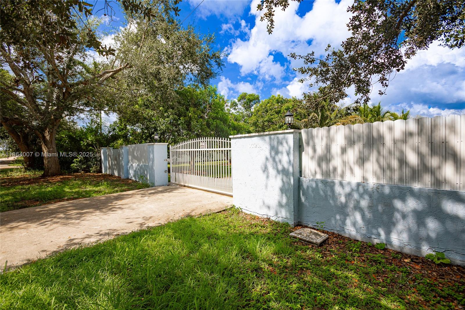 PLAT OF THE NW 1/4 - Residential