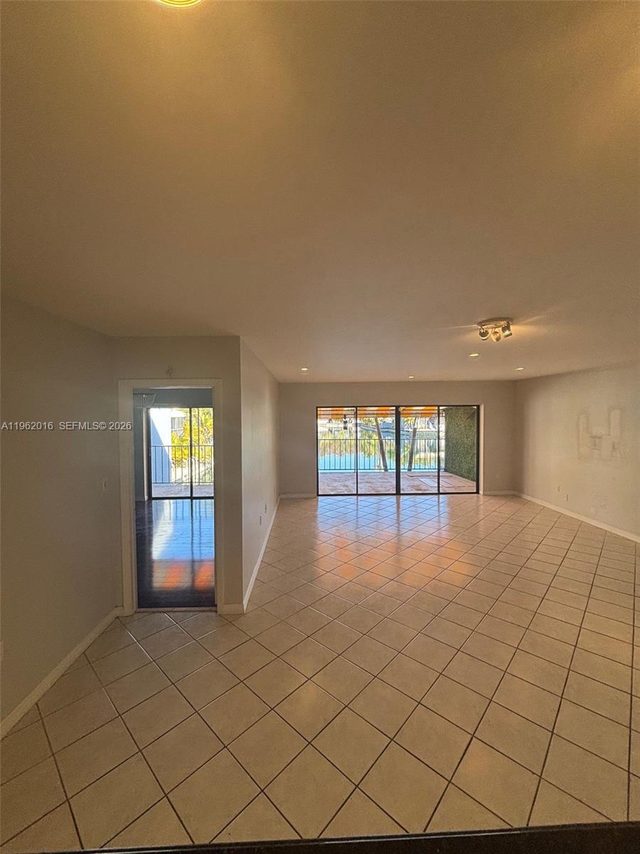 MIAMI LAKES WINDMILL GATE - Residential Lease