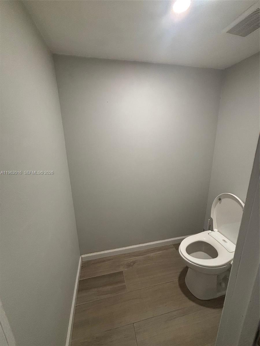 MIAMI LAKES WINDMILL GATE - Residential Lease