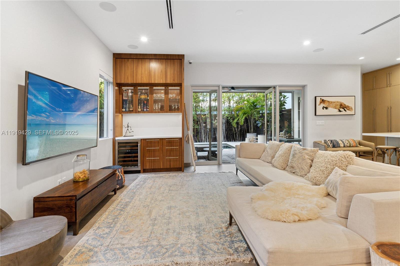 BLAINE RESIDENCES CONDO - Residential Lease