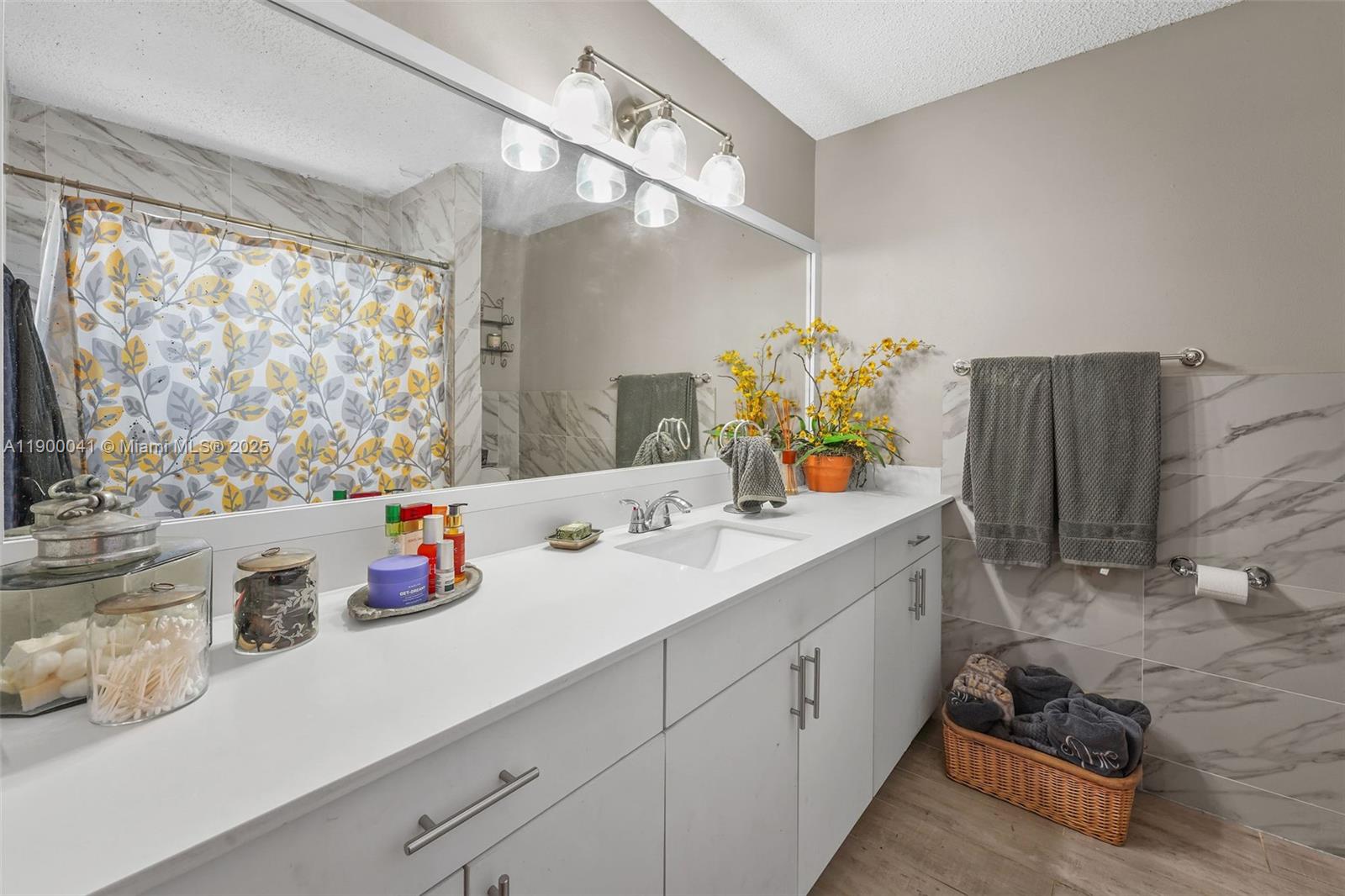 AMERICAN HOMES 1ST ADDN - Residential