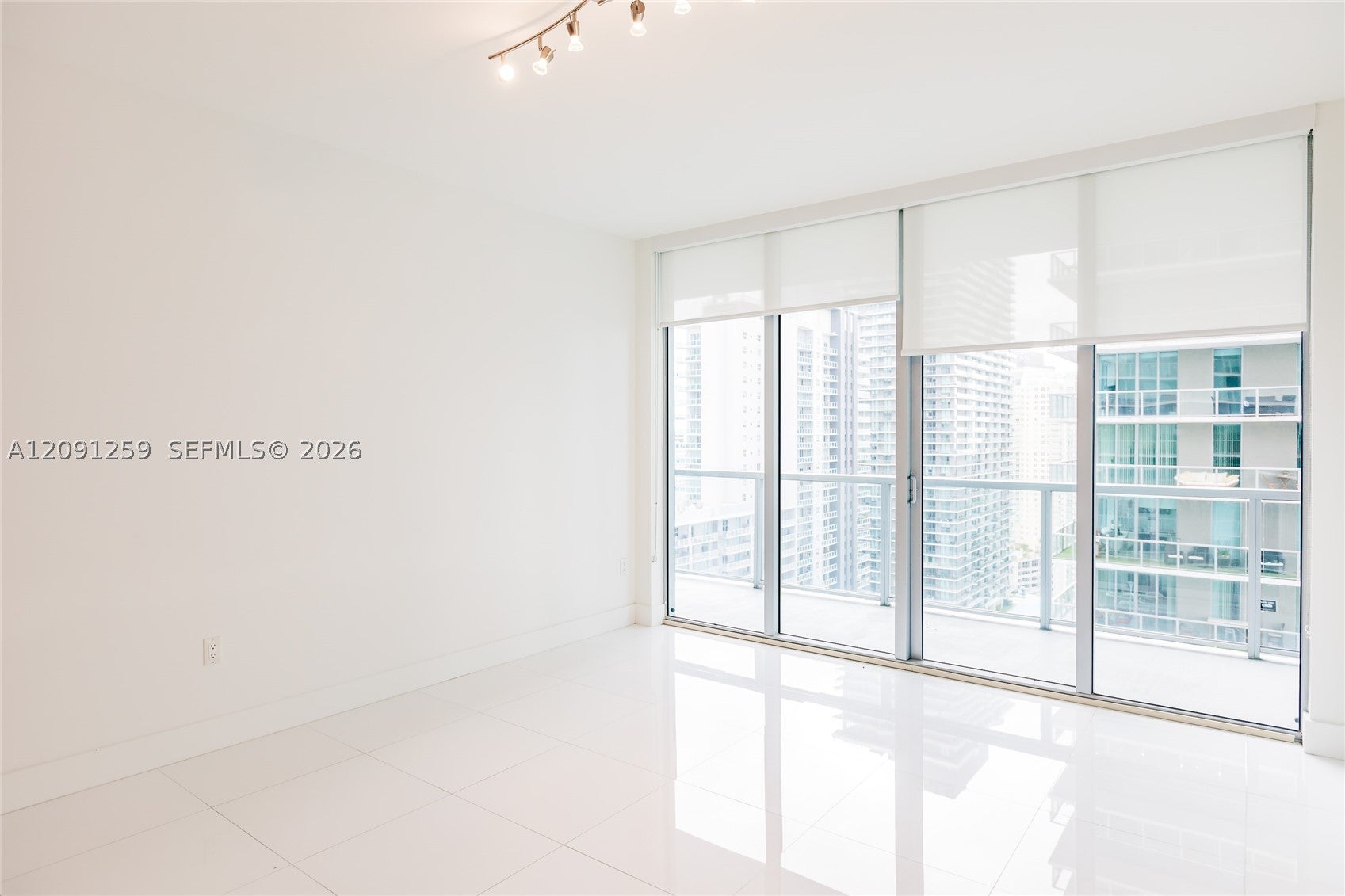 1111 SW 1st Ave 3216