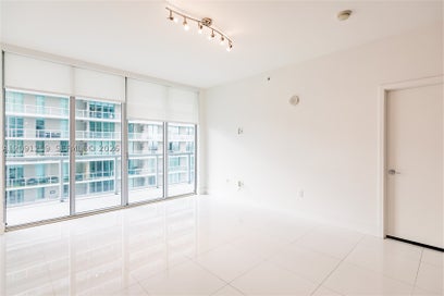 1111 SW 1st Ave 3216 Miami FL 33130