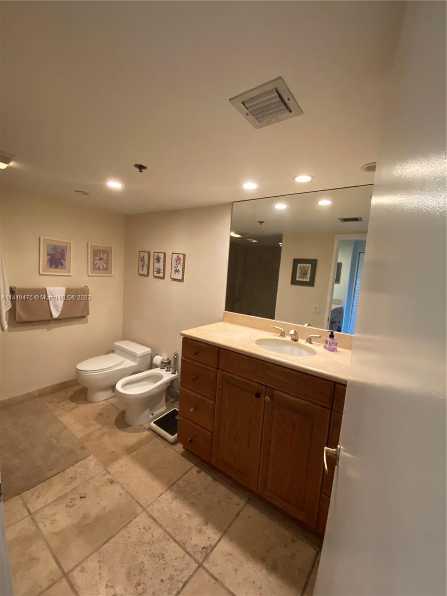 Key Biscayne, Florida 33149, United States, 2 Bedrooms Bedrooms, ,3 BathroomsBathrooms,Residential,Active,72192