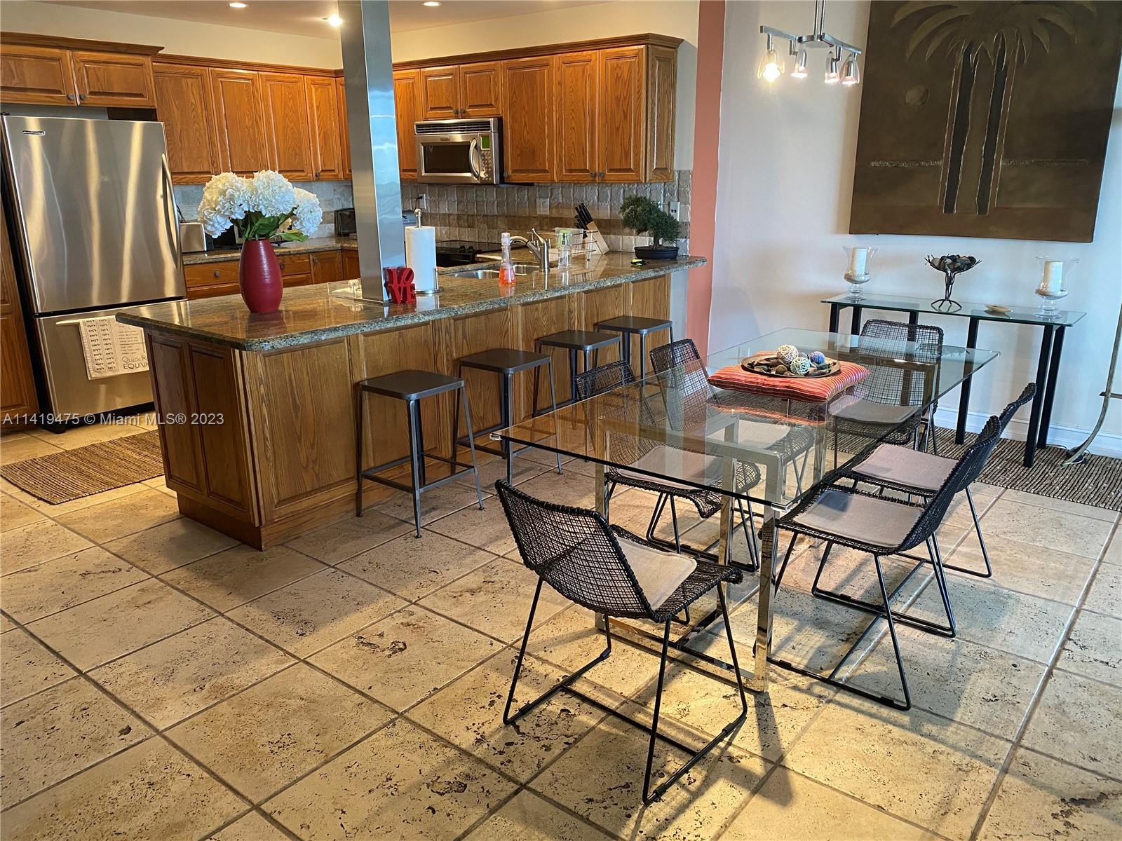 Key Biscayne, Florida 33149, United States, 2 Bedrooms Bedrooms, ,3 BathroomsBathrooms,Residential,Active,72192