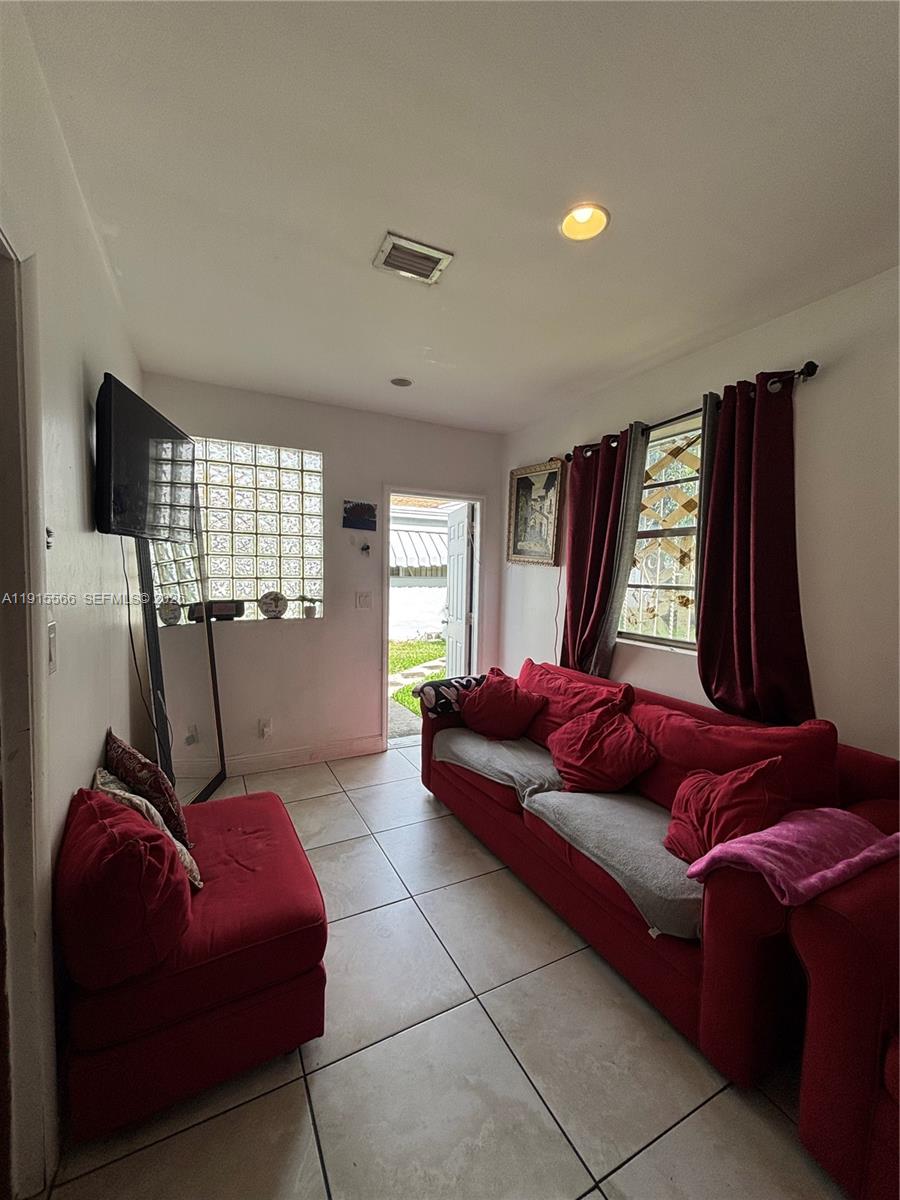 STEPHEN MANOR - Residential