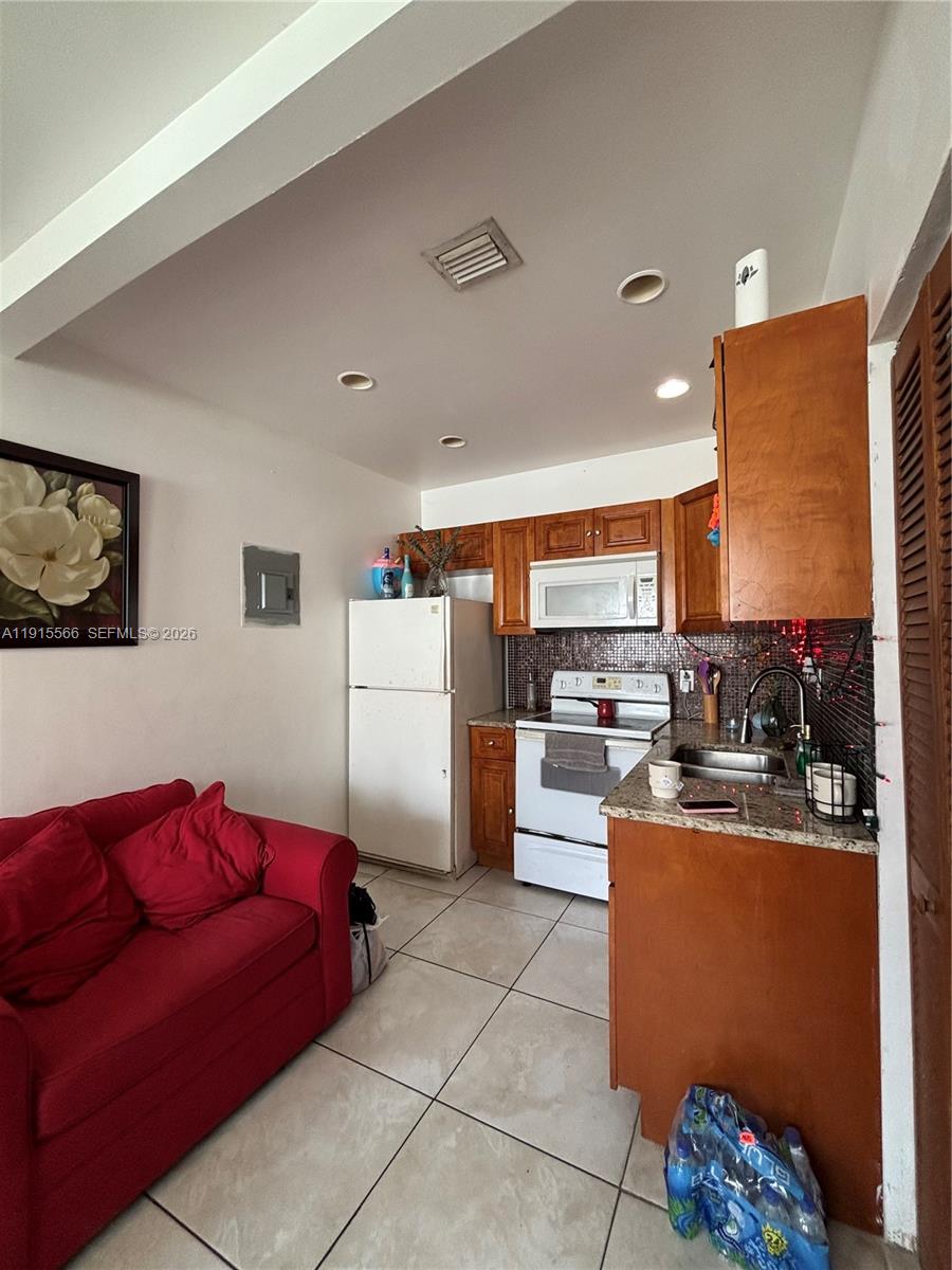 STEPHEN MANOR - Residential