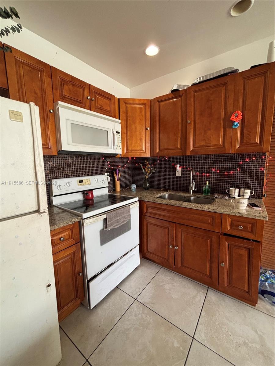 STEPHEN MANOR - Residential