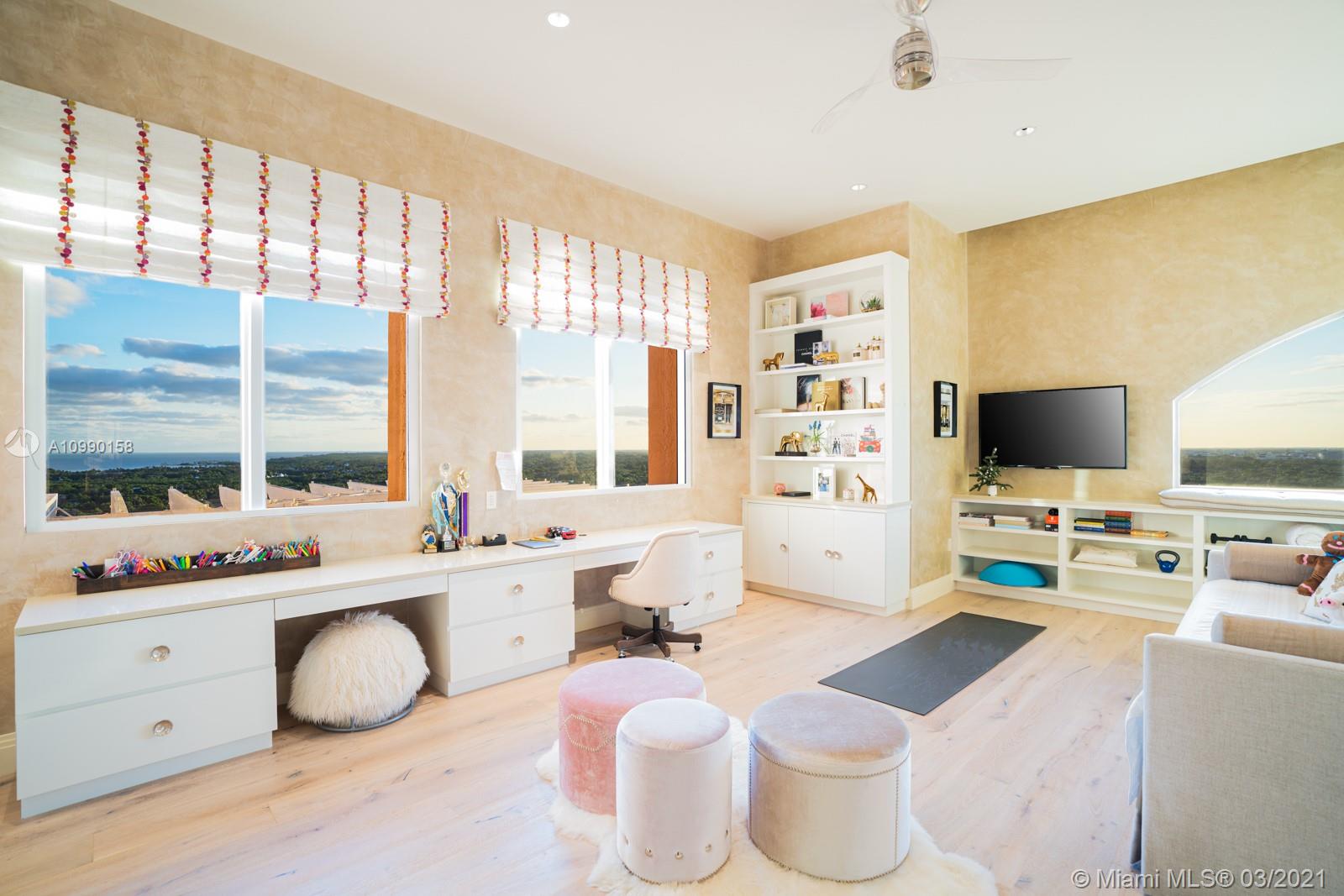 THE GABLES CLUB - Residential