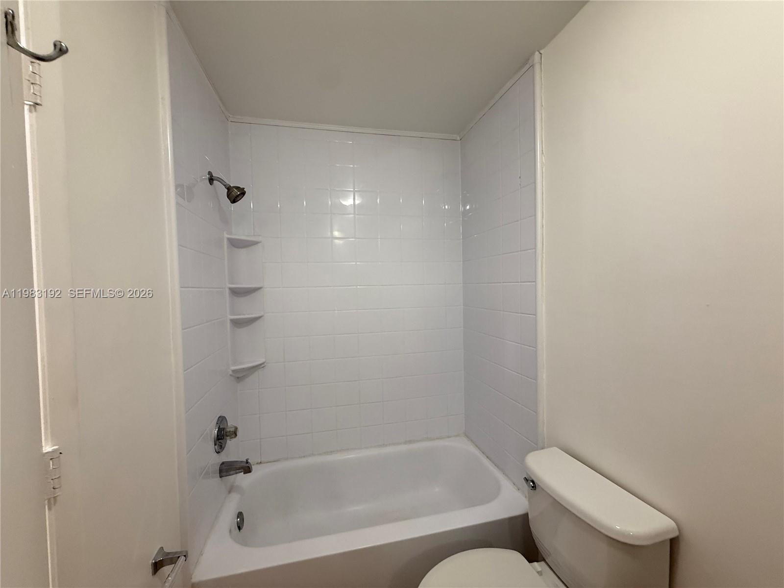 ARISTOTLE SUB PHASE IV - Residential Lease