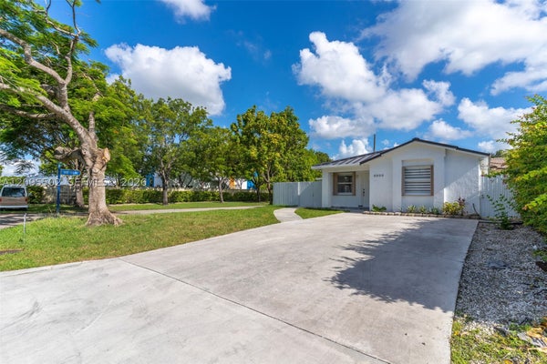 9999 NW 25TH TER, DORAL, FL 33172 - Image 2db95e878bedaa6e362fe38d360b7a0c/3120468686
