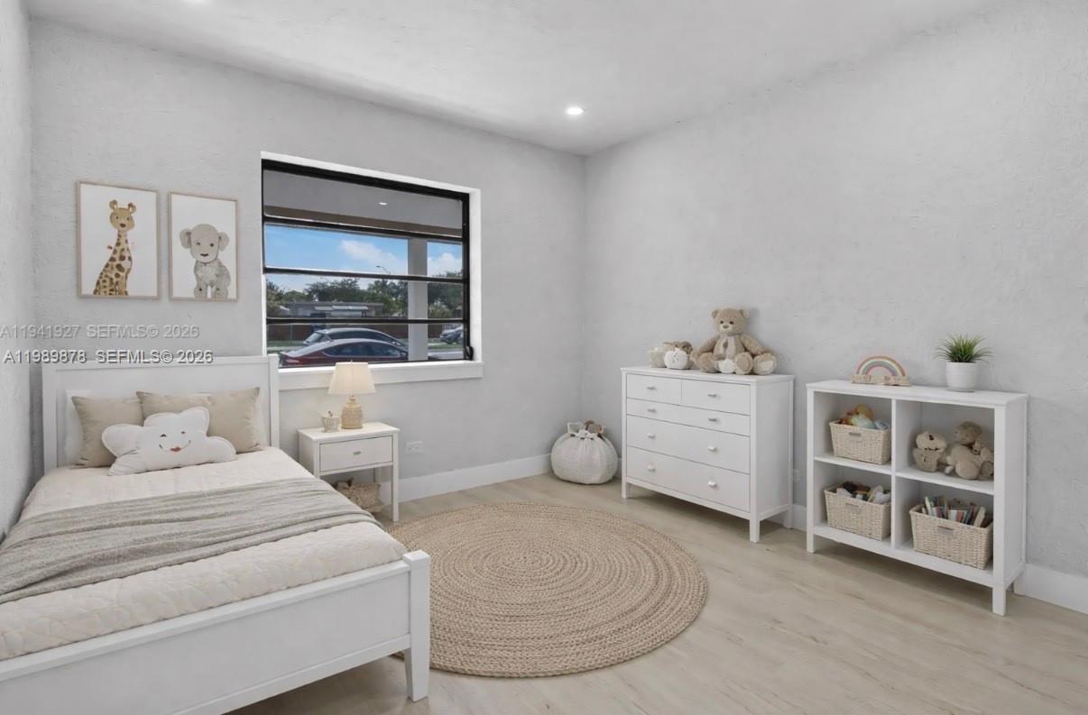 INGLESIDE PARK - Residential