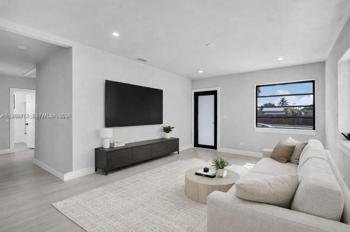 INGLESIDE PARK - Residential