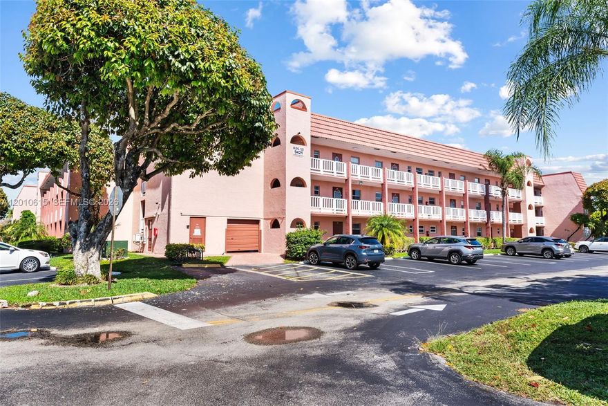 Beautiful and peaceful views of the water and golf course await in this Sunrise Lakes Condo! This move-in ready home features a modernized kitchen, and updated bathrooms. Experience an active 55+ community with resort-style living and an impressive range of amenities including golf. The recently updated clubhouse includes both indoor and outdoor heated pools, hot tubs, a sauna, racquetball courts, a fully equipped fitness center, billiards, ping pong, tennis, pickleball, and dedicated spaces for arts, crafts, and sewing. Conveniently situated within walking distance of the clubhouse.