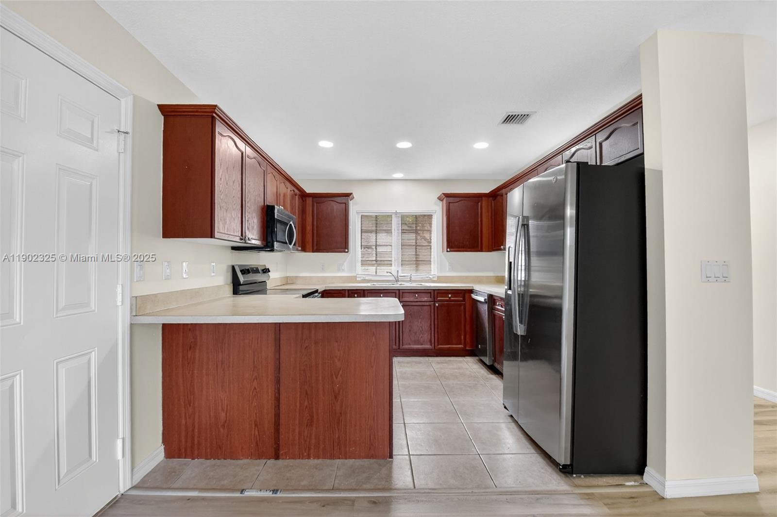 DOVE LANDING CONDO - Residential Lease