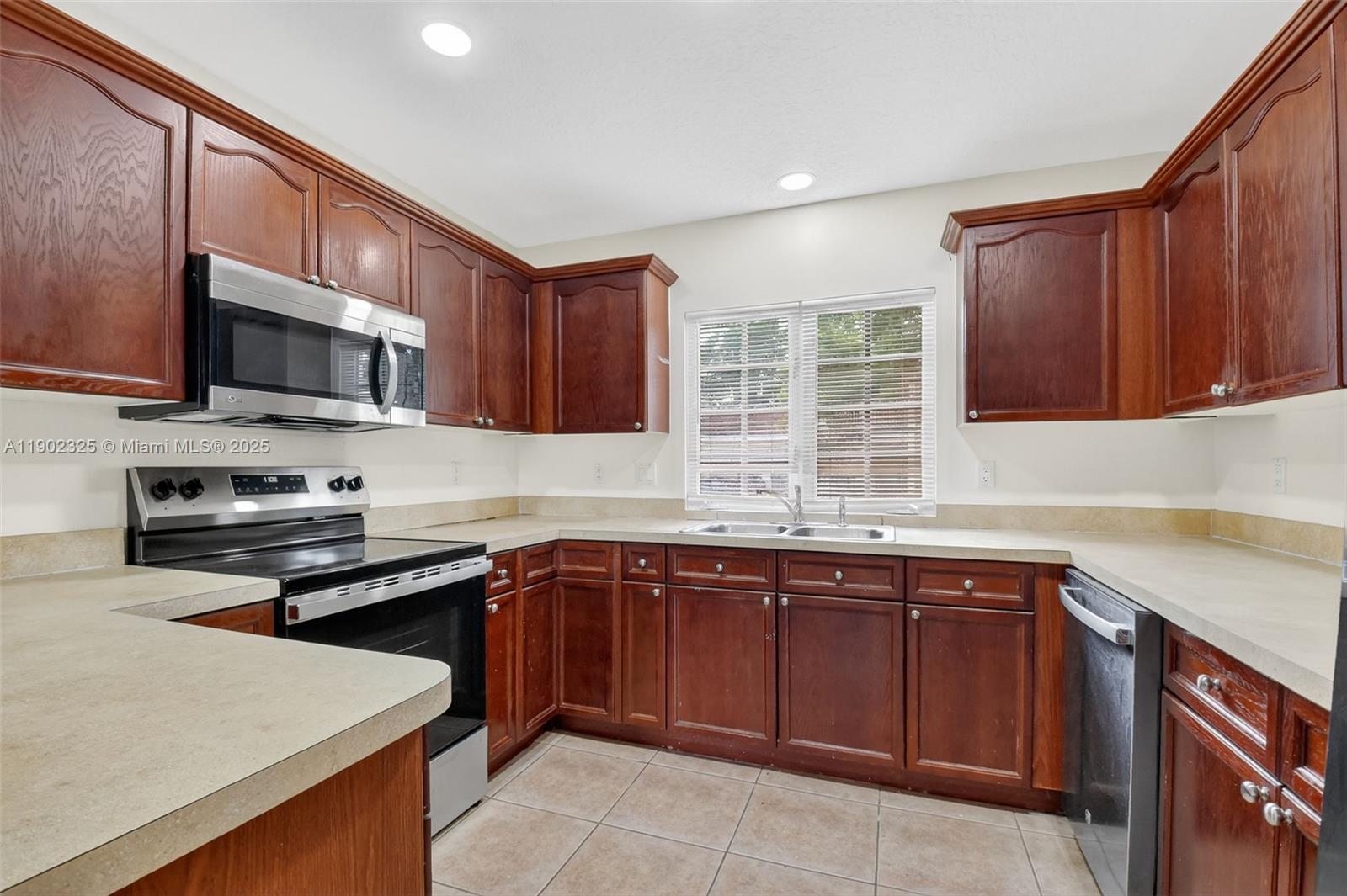 DOVE LANDING CONDO - Residential Lease