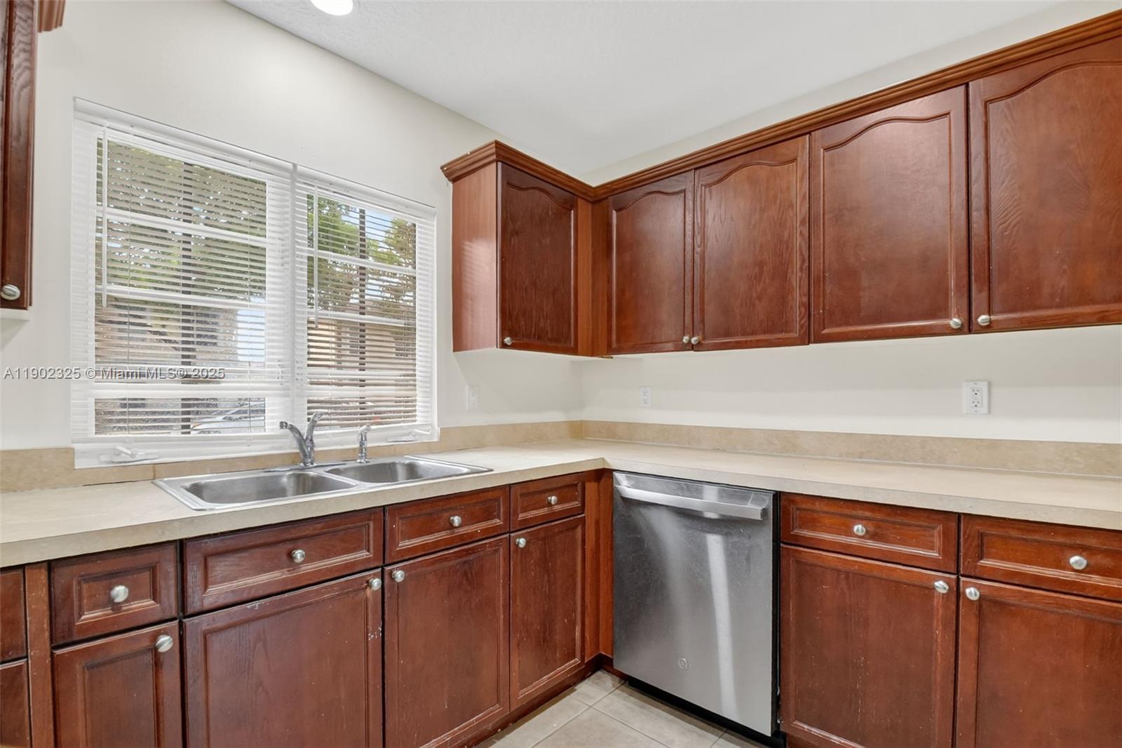 DOVE LANDING CONDO - Residential Lease