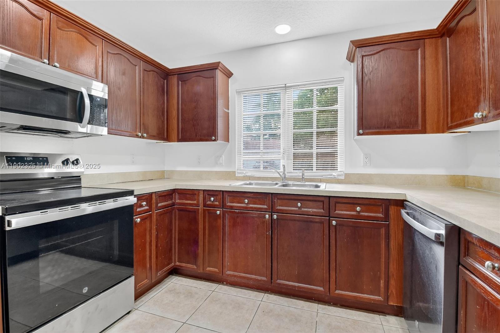 DOVE LANDING CONDO - Residential Lease