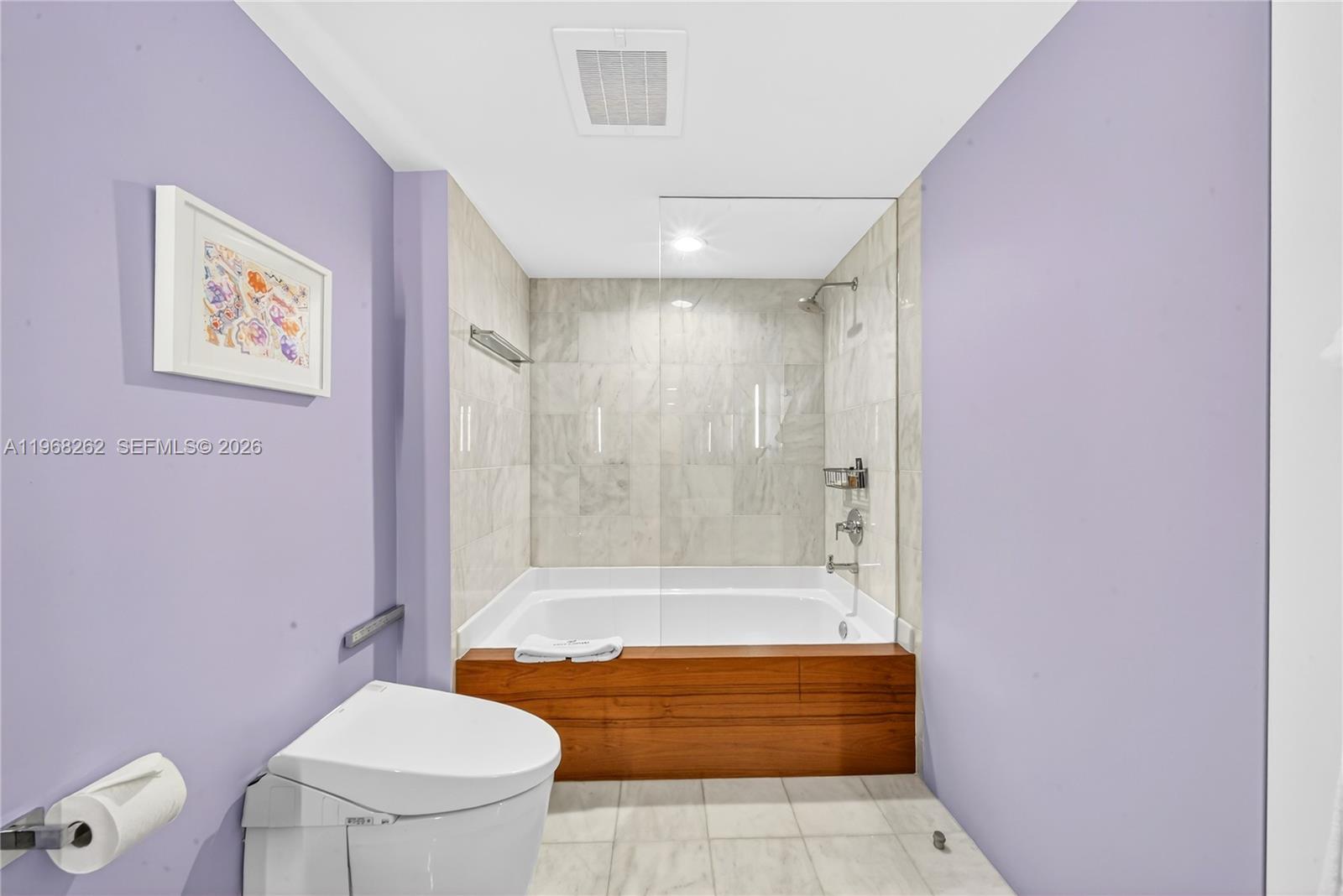 BLUE CONDO - Residential